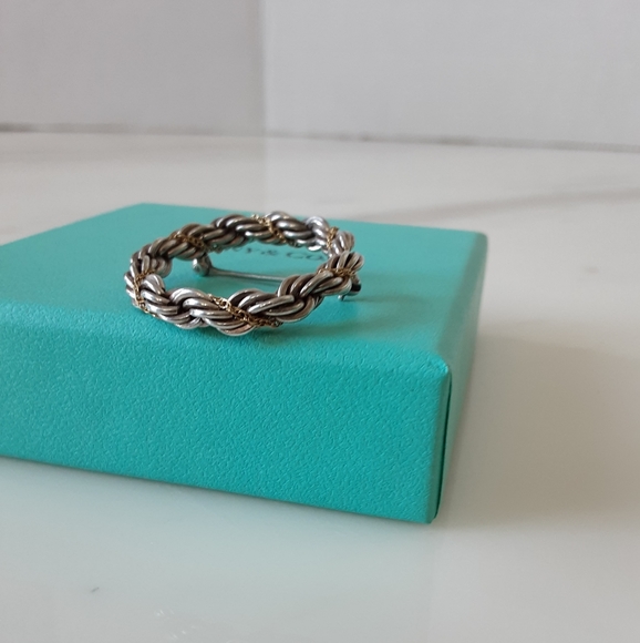 AUTHENTIC TIFFANY & CO. ESTATE 925 & 18KT YG TWISTED ROPE WREATH BROOCH - Picture 4 of 7